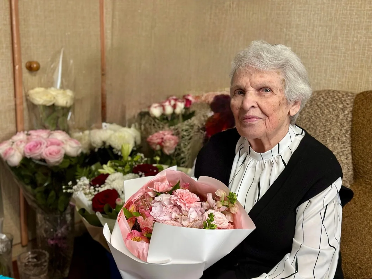 Наша Галина Витальевна Рогова стала лауреатом престижной федеральной премии «Признание» в номинации 