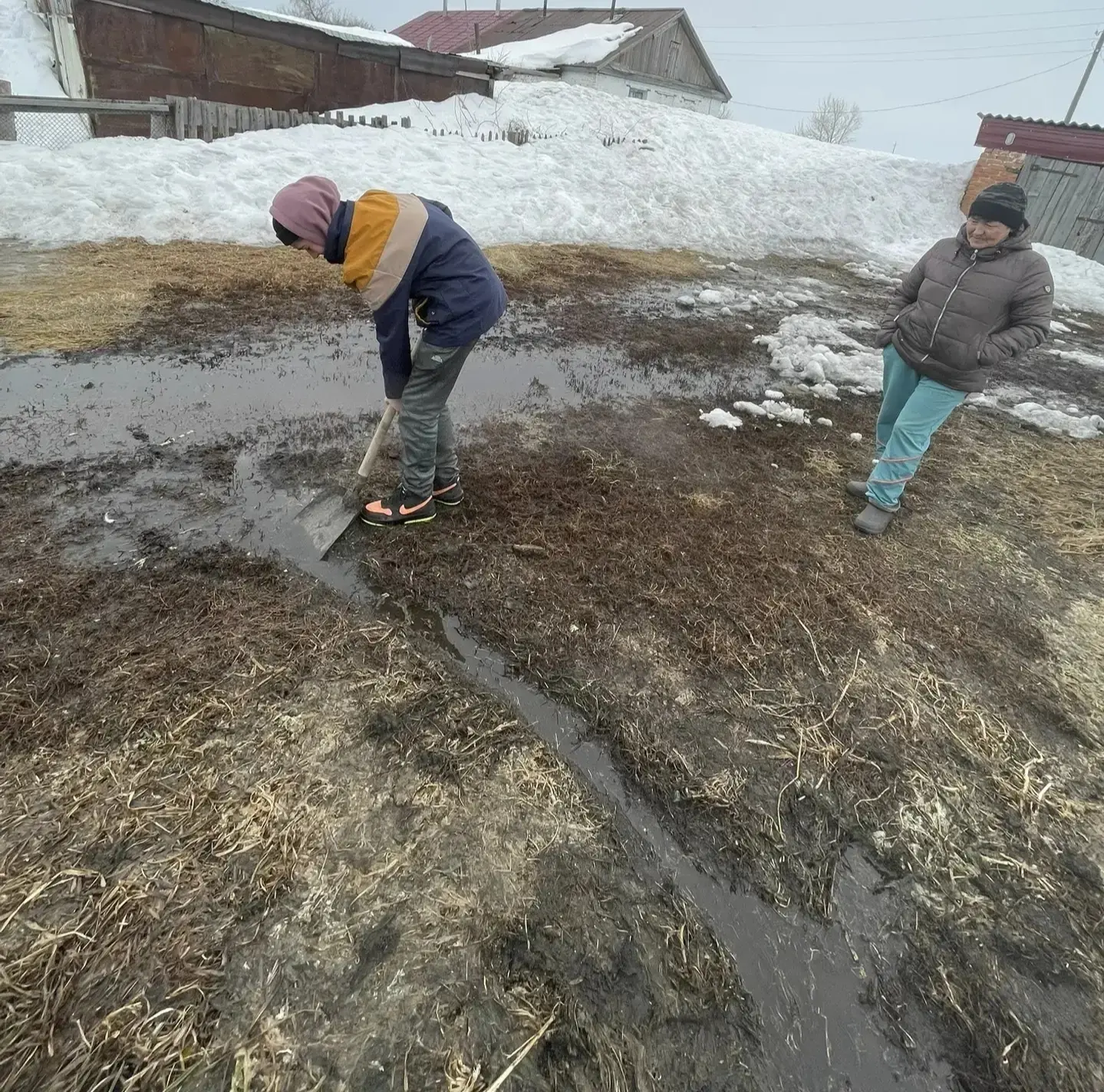 В нашем районе стартовала акция #ДобрыйПатруль, и мы с гордостью сообщаем, что ученики нашей школы а
