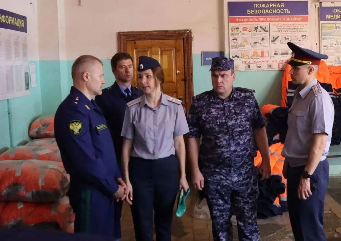 ⚖️ Прокурор Ивановской области проверил исправительную колонию в Кинешемском районе.

Прокурор регио