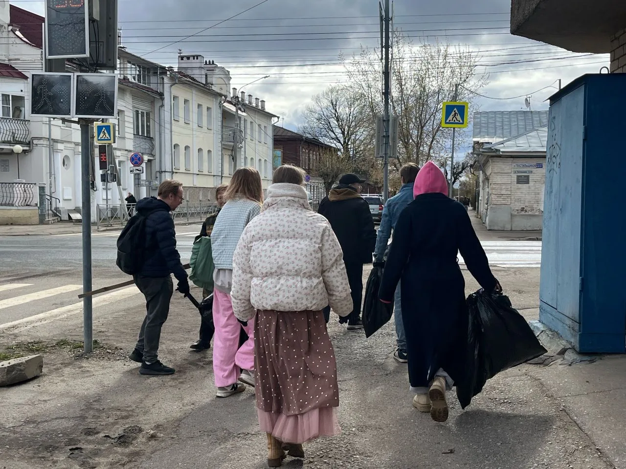 Коллектив камерного театра на Всероссийском субботнике!

В минувшую пятницу артисты и сотрудники наш