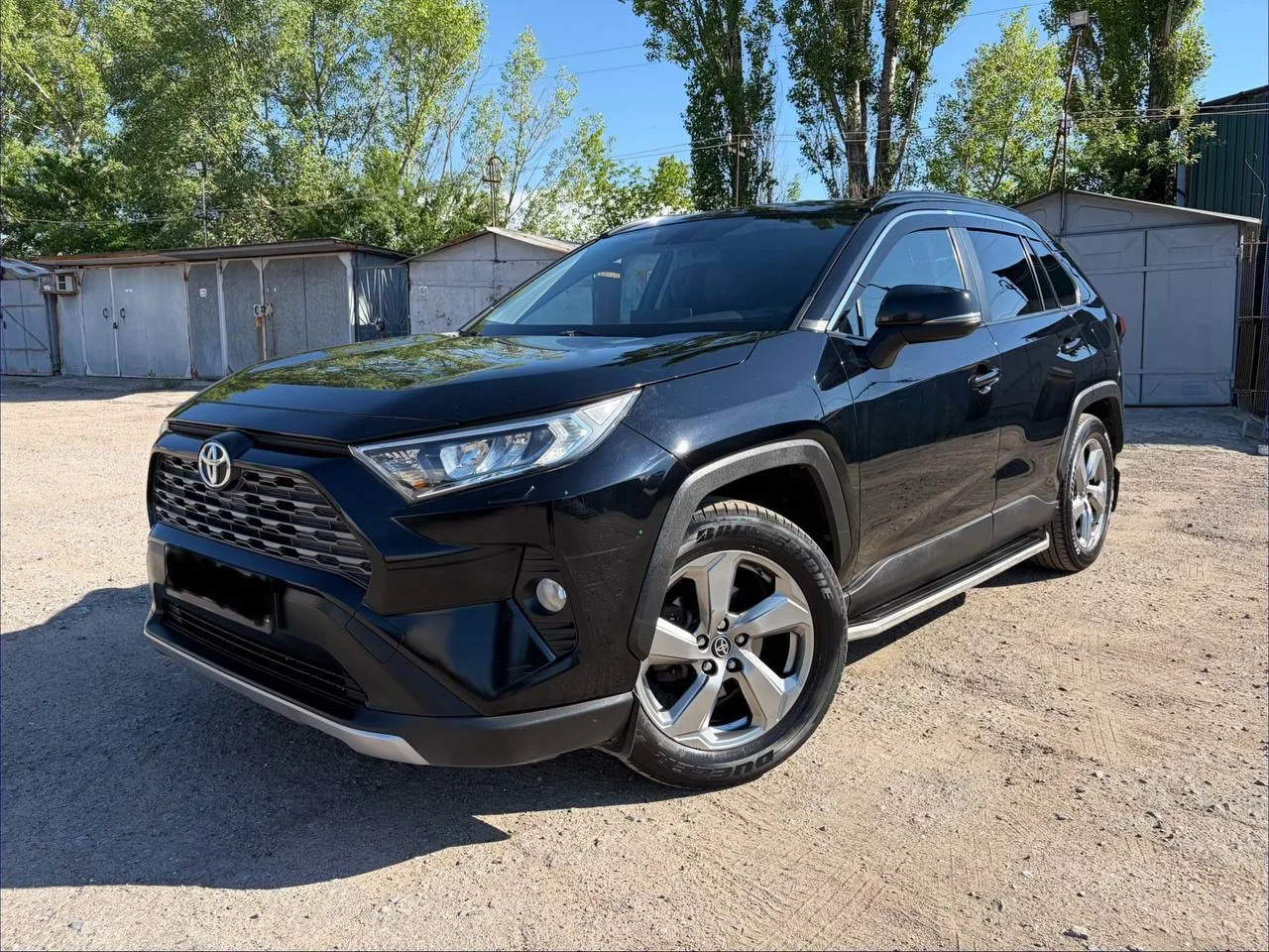 TOYOTA / Rav4 ⤵️

Цена: 3 300 000₽
Город: #Луганск 
Год выпуска: 2020
Пробег: 148 000км
Объём двигат