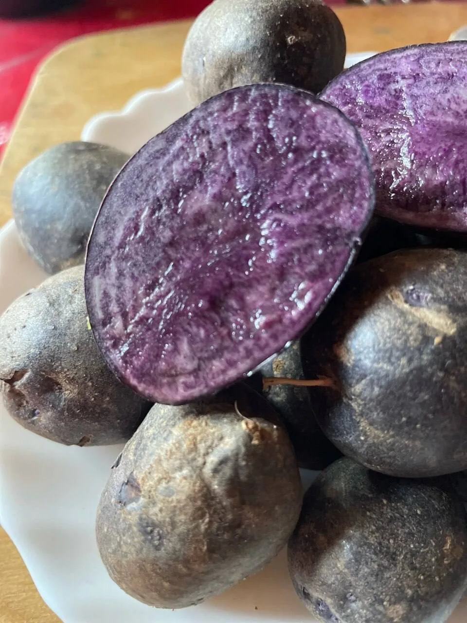 🥔💜 В Ивановской области вырастили фиолетовый картофель.