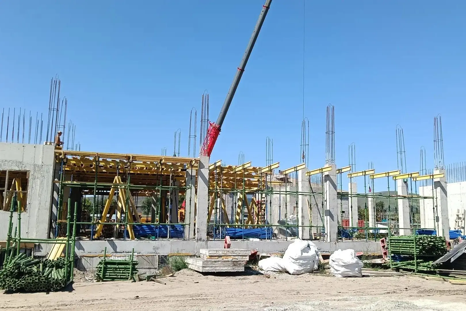 В Быстрой продолжается строительство новой школы на 275 мест