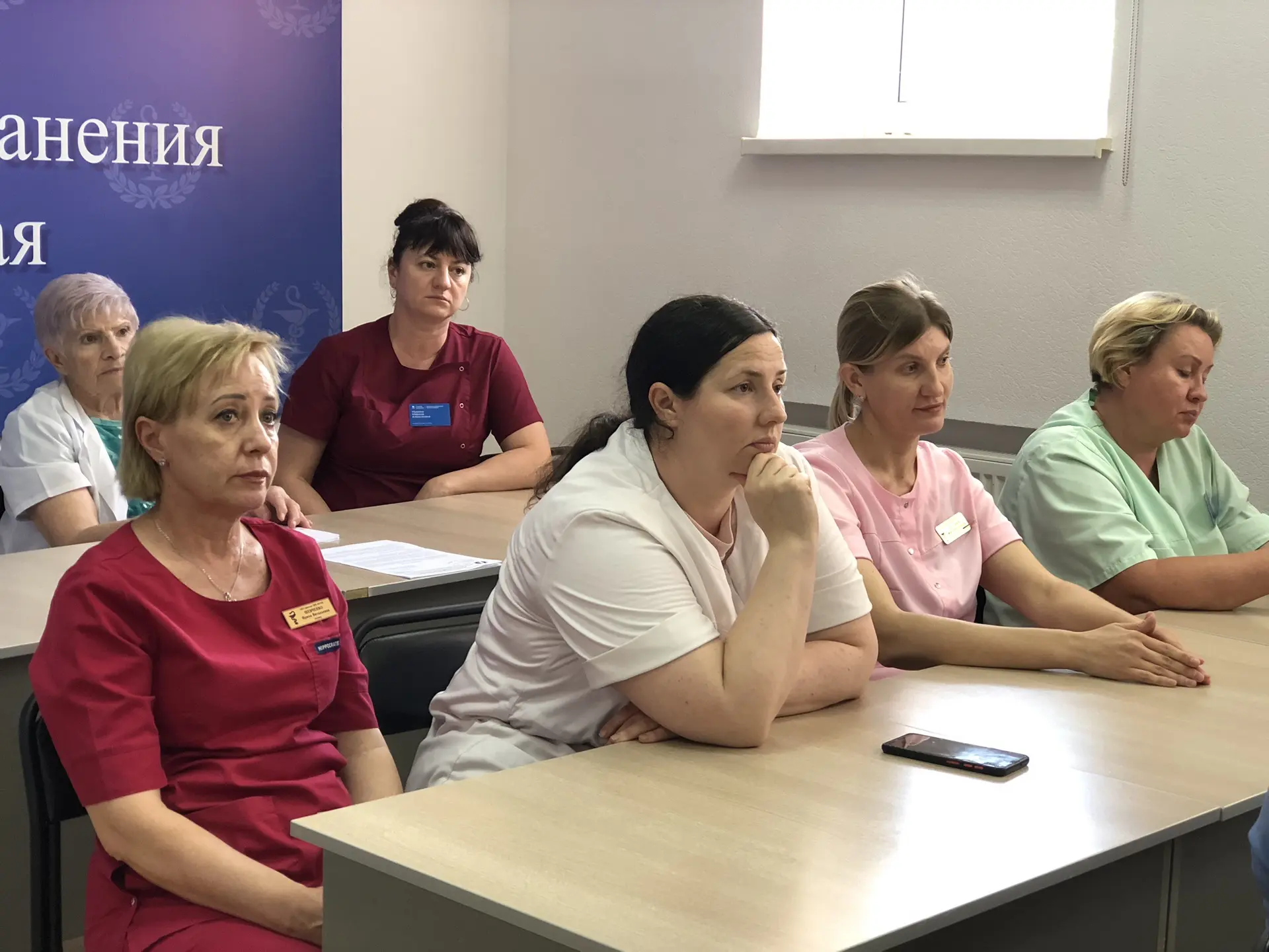 👩‍⚕️ Медсестра и маникюр…
 
💅 Стильный маникюр и наращивание ногтей – актуальные модные тенденции 