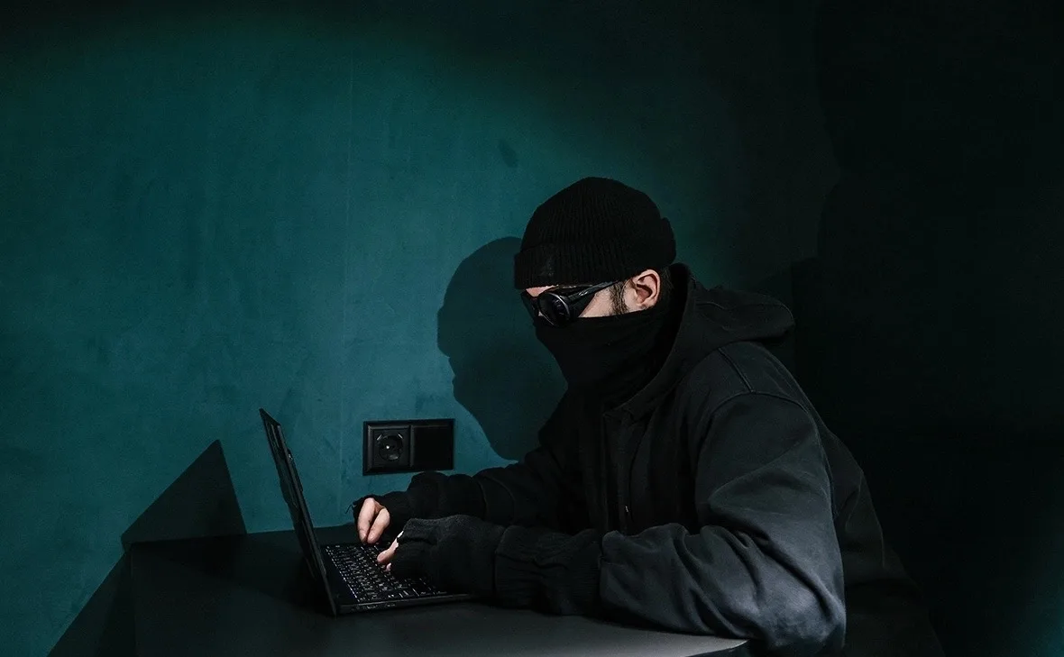 ⚠️ Россиян предупредили о новой схеме мошенников с «работой мечты».  По данным ТАСС, аферисты начали