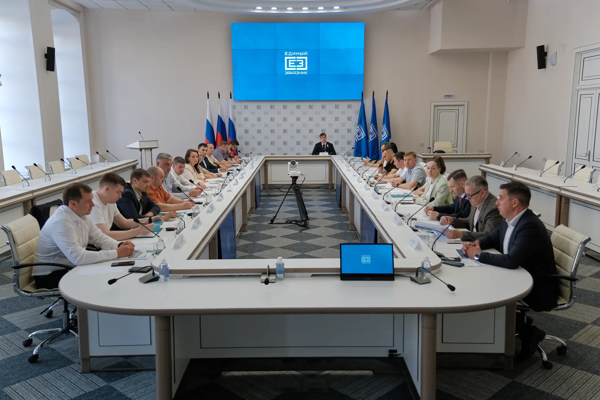 «Единый заказчик» поделился опытом с командой строительного комплекса Югры

Под руководством замести