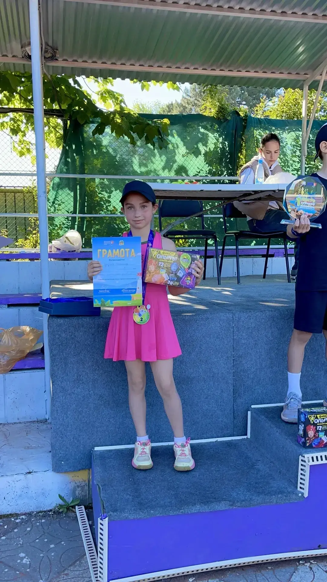 Наши юные чемпионы снова в деле! 🎾  Сообщаем об успехах наших учеников на турнире по большому теннис