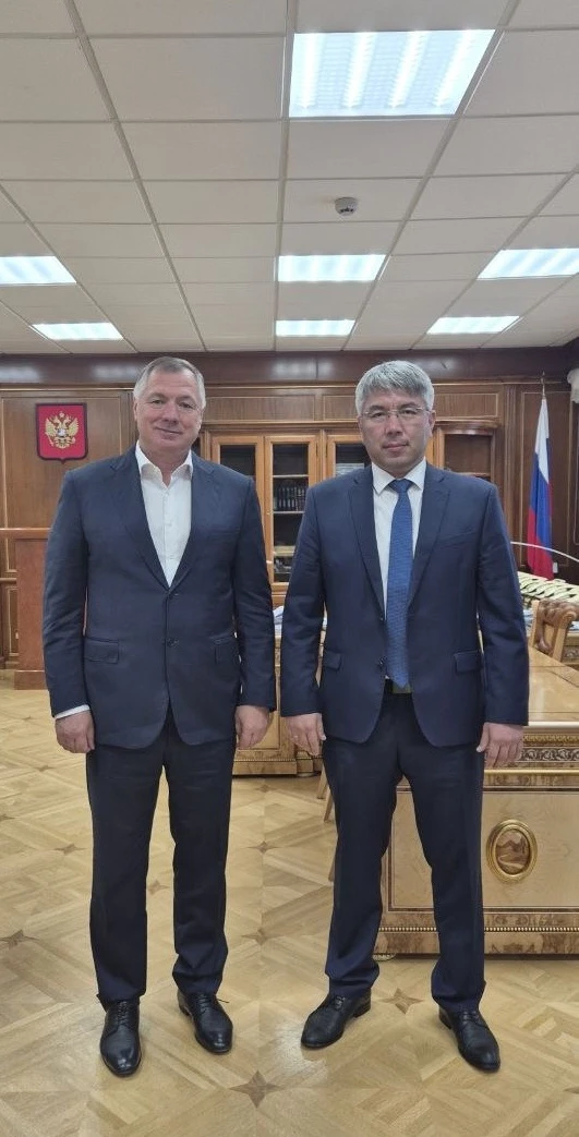 Сегодня провел рабочую встречу с главой Республики Бурятия Алексеем Самбуевичем Цыденовым
 
Обсудили