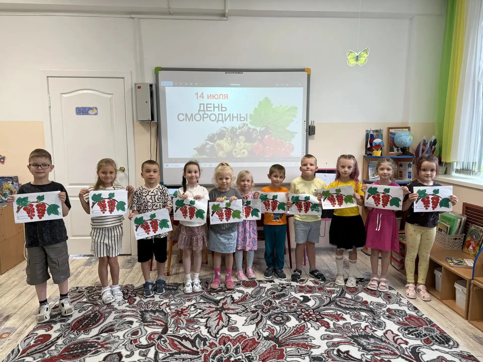 🥳Воспитанники старшей группы «Почемучки» и подготовительной группы «Пчелки» отмечали вкусный праздн