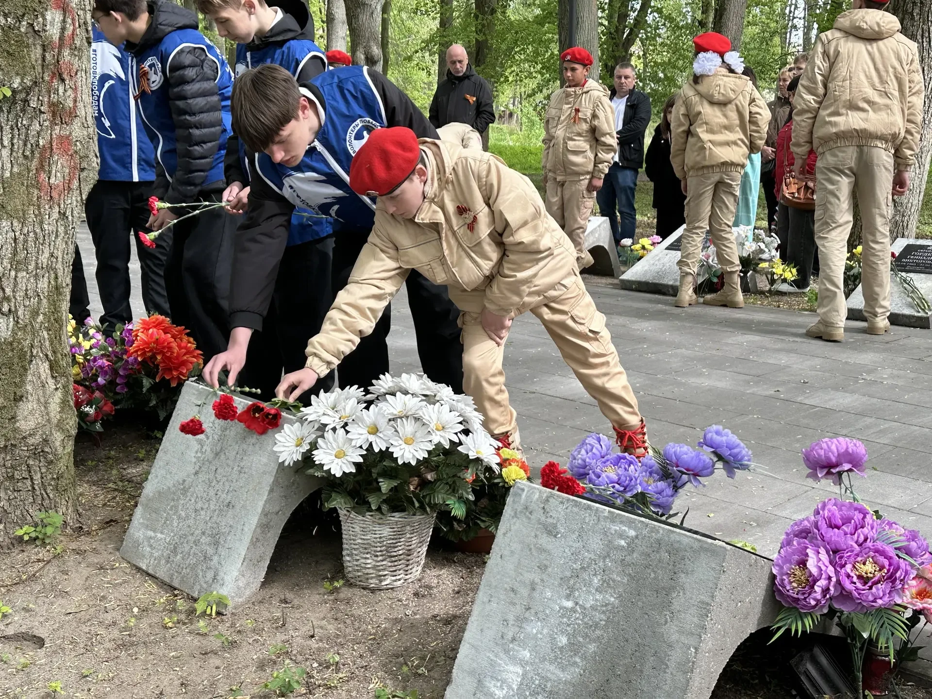 Герои нашего времени: память бойцов СВО почтили на Аллее Славы  Сегодня на Аллее Славы состоялась тр