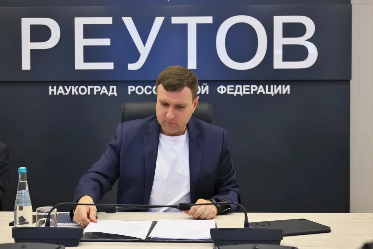 Провел оперативное совещание с заместителями и руководителями профильных управлений адм...