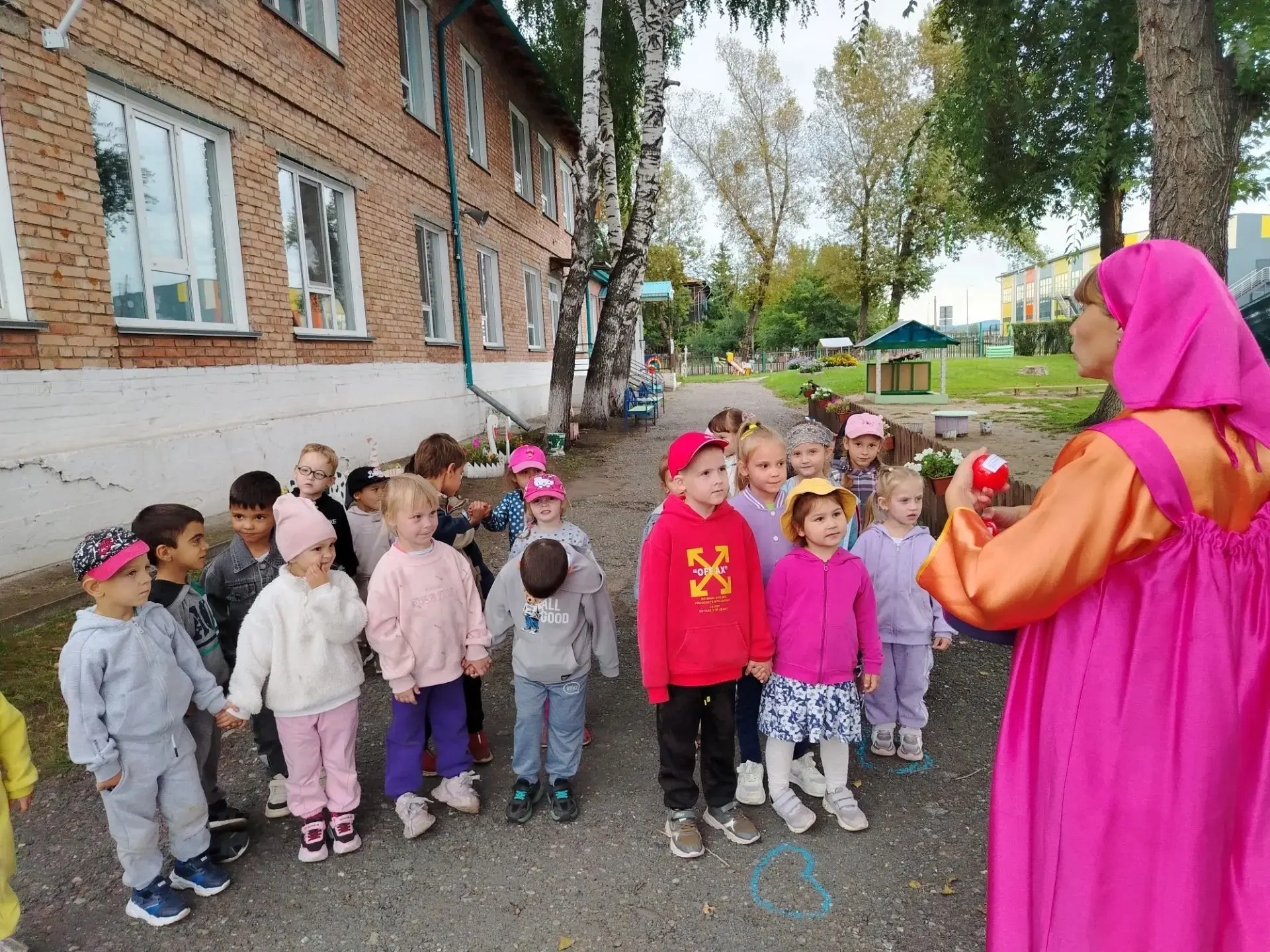 В нашем детском саду случилось настоящее  сказочное приключение! К ребятам в гости загл...