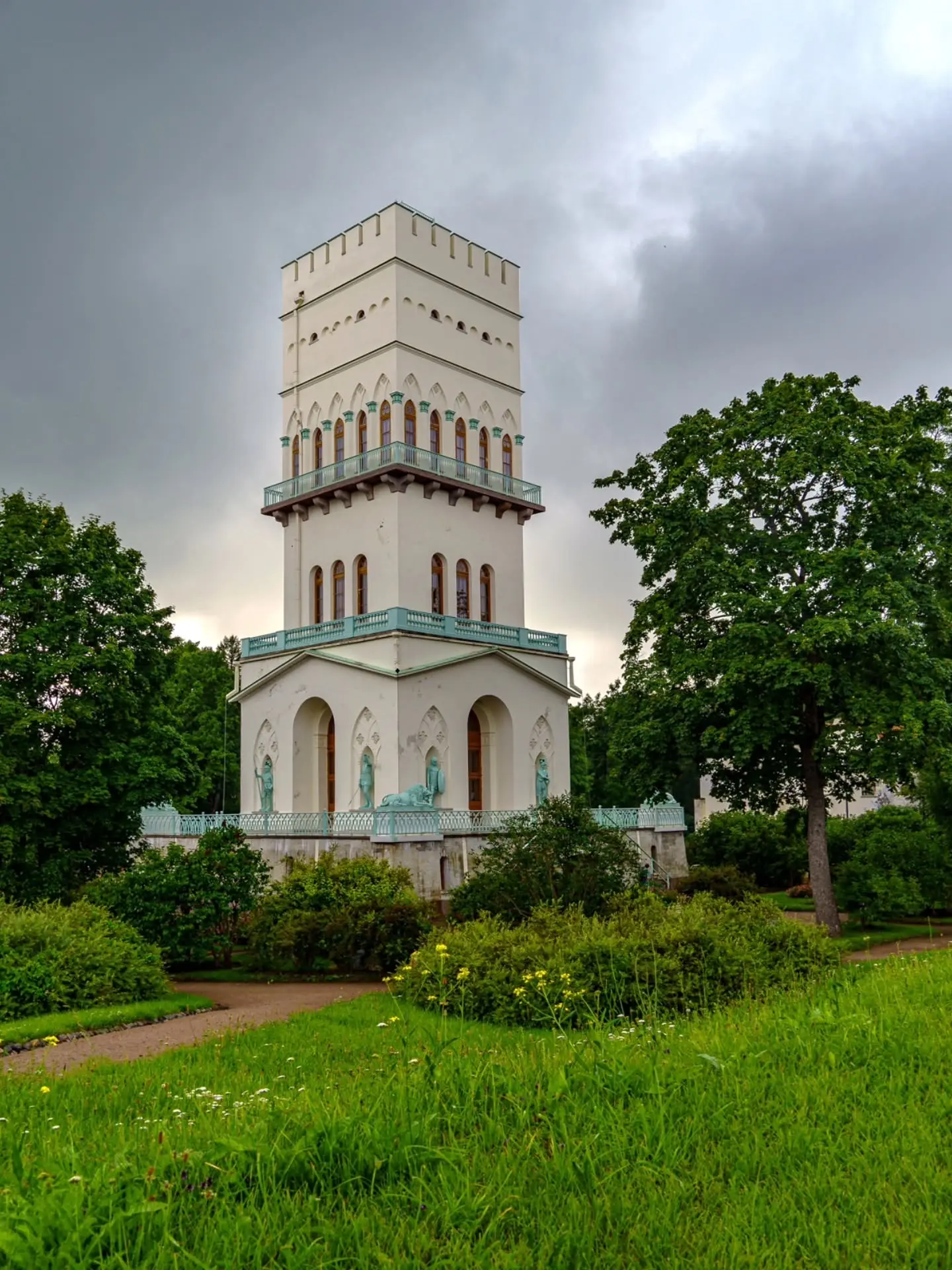 Белая башня.