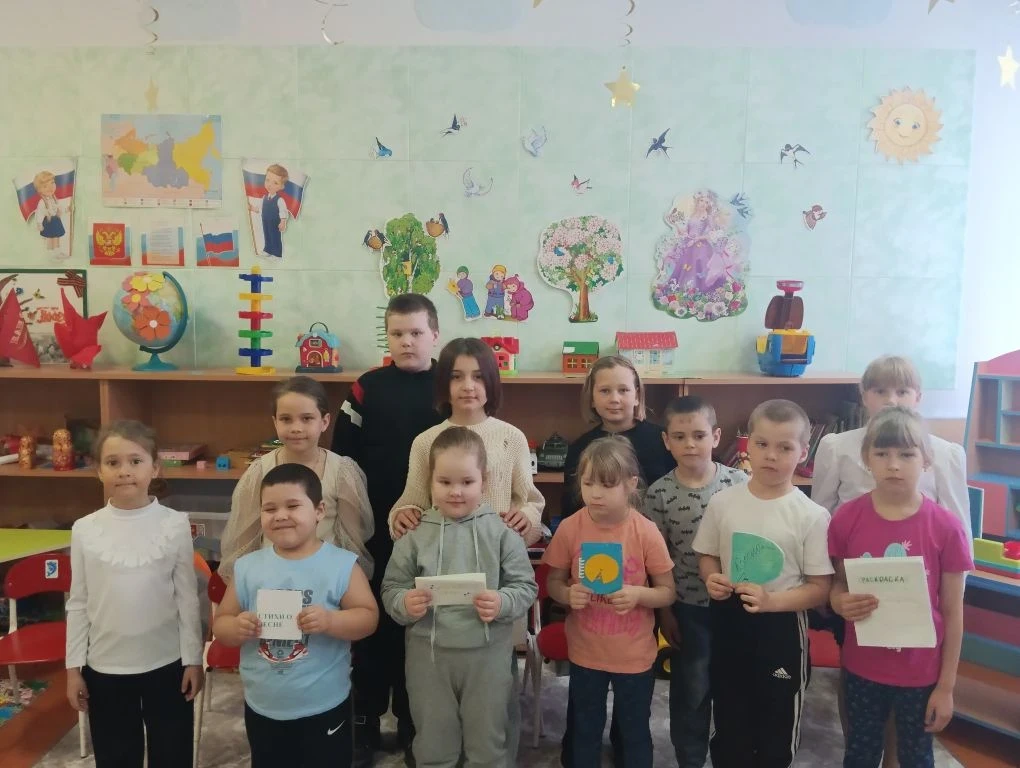 В Полозаозерской школе сегодня царила атмосфера творчества и доброты! Ученики 1 и 3 классов с большо