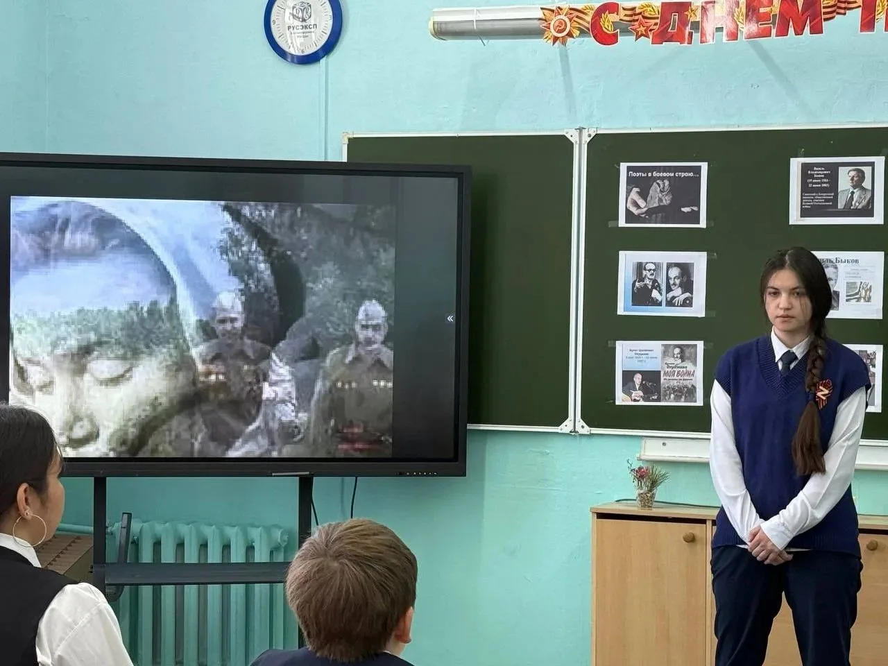 Война и стихи кажутся несовместимыми… Но именно поэзия помогала людям выстоять — на фронте и в тылу.