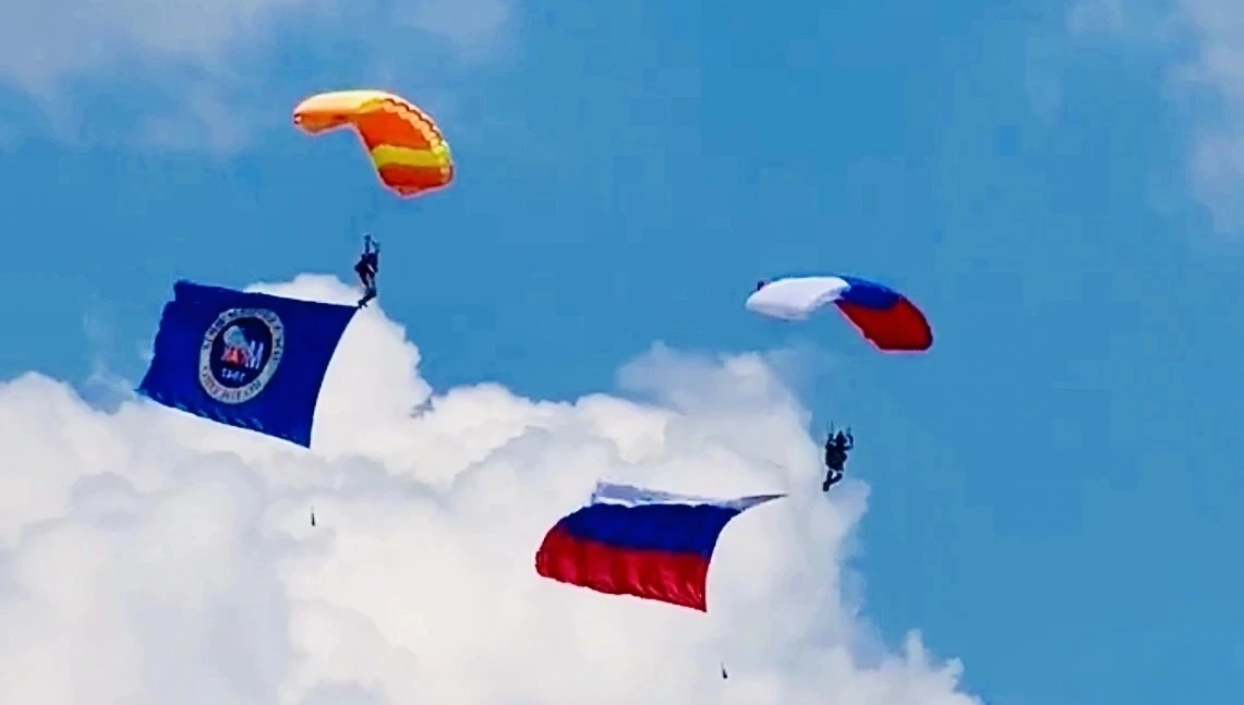 🇷🇺С Днём России, дорогие друзья!

12 июня 2026 года кадеты 8 класса ( руководитель Молчанова Т.Г.)