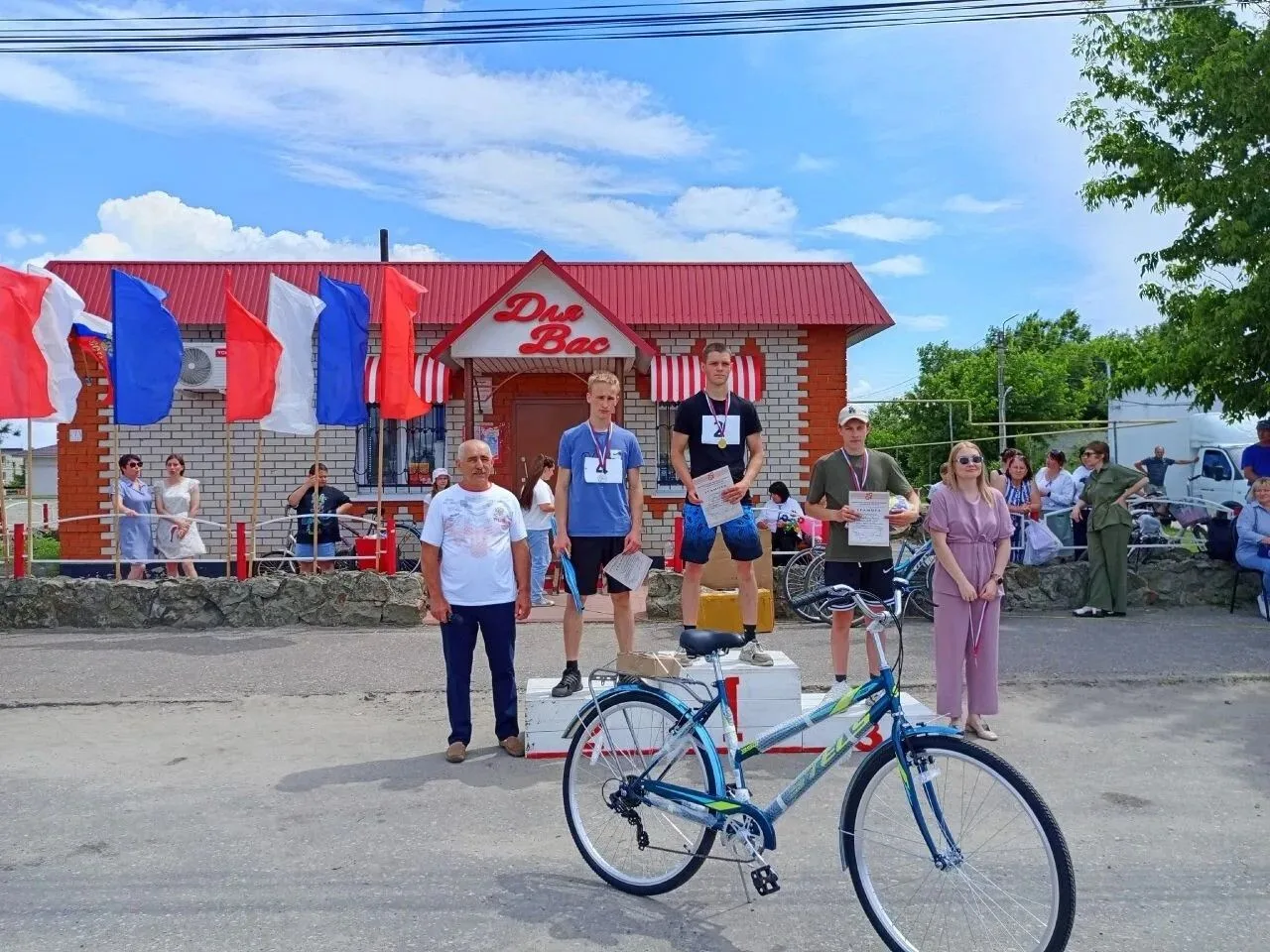 12 июня 2026 года в п. Сахзавод Бековского района состоялся велозаезд, посвящённый Дню России.

Окол