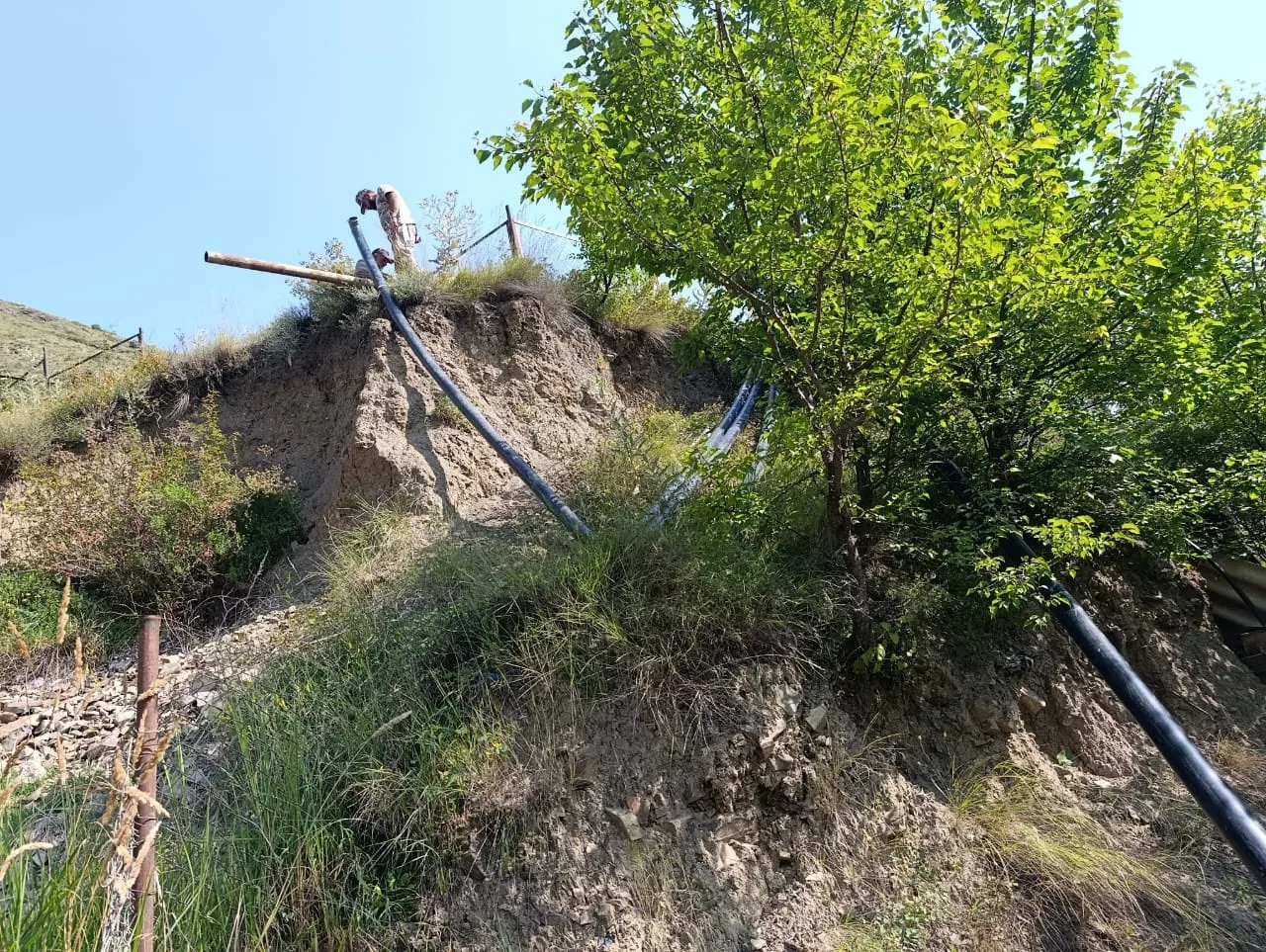 В райцентре провели регулировку уровня воды в накопителе
