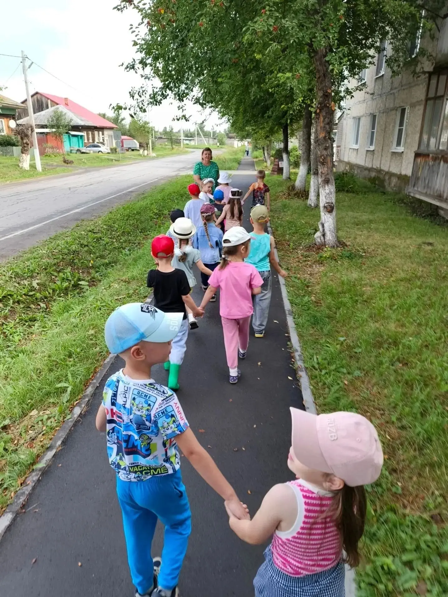 Прогулка "В гости к лошадкам".