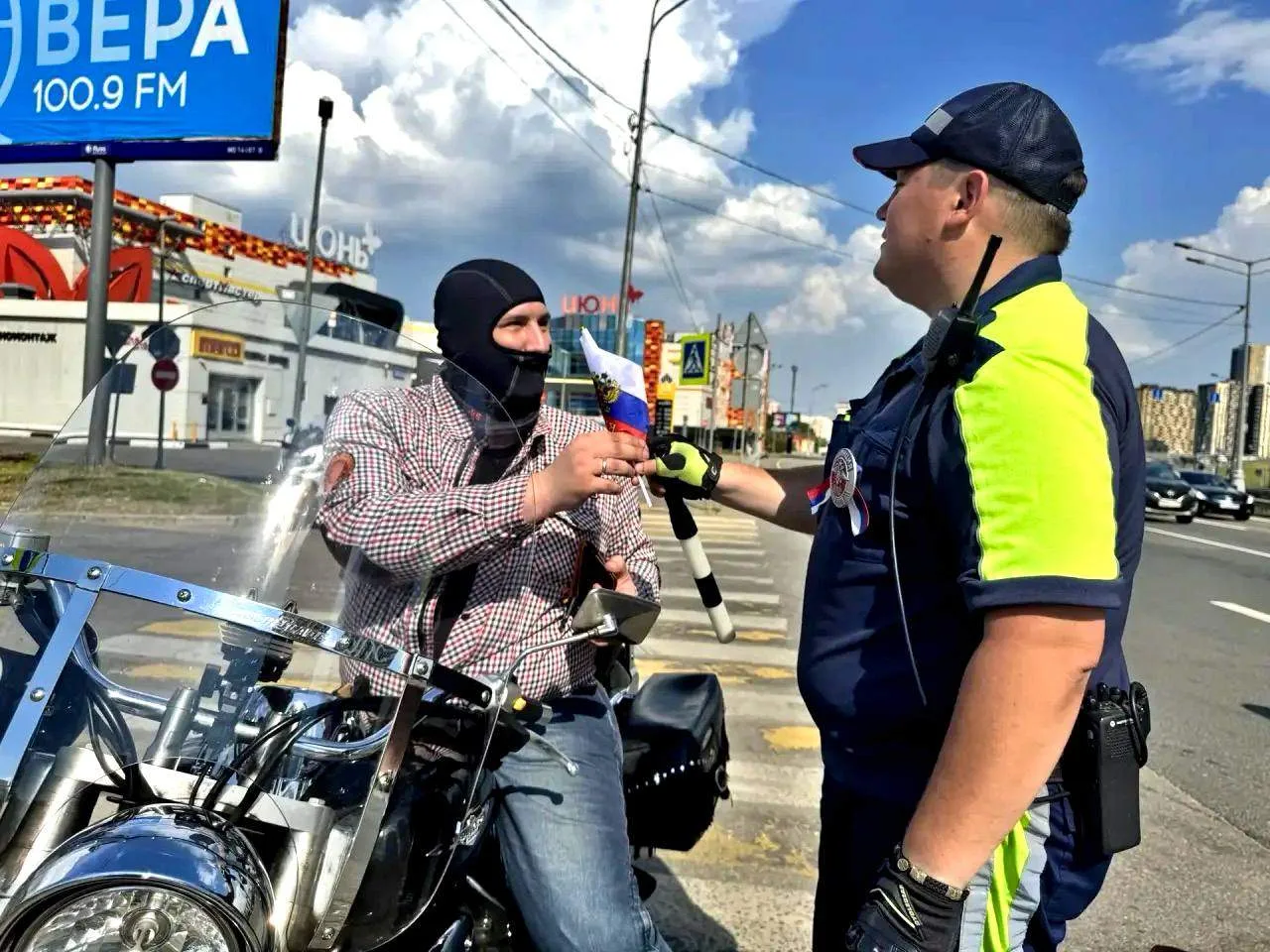 В игре ты можешь гонять без всяких правил, но в жизни будь внимательным на дороге.