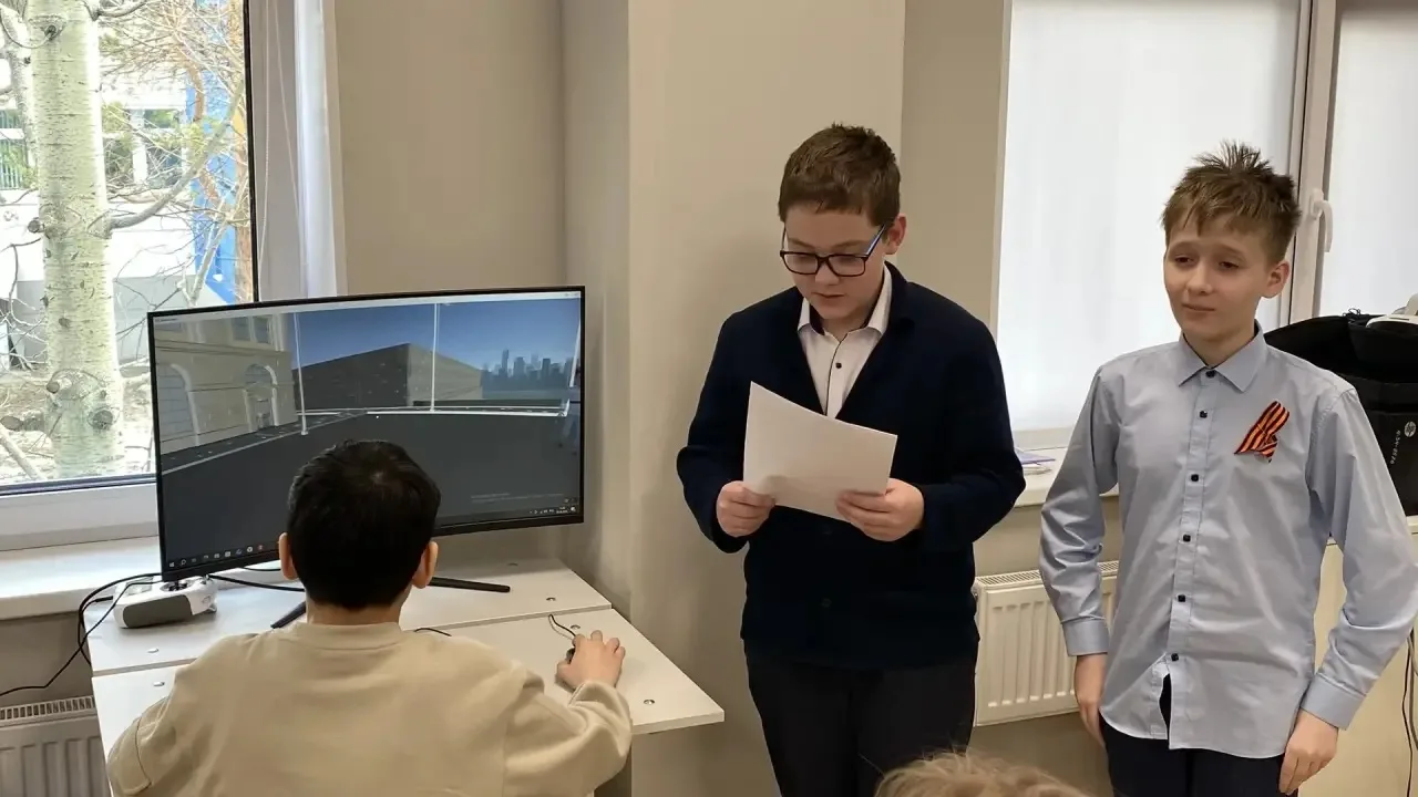 🏆 В нашей школе прошел второй VR-хакатон «Мой мир. Мои правила»! 🎮  5 мая ученики 6а, 6б и 6г классо