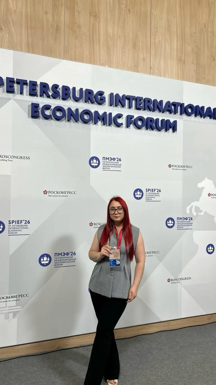 🚀 Наши в Питере: Алёна Сиухина на ПМЭФ!
