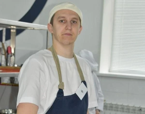 🥈 У повара из Хакасии — серебро Всероссийского конкурса «Лучший по профессии»

Абаканец Владимир Ст