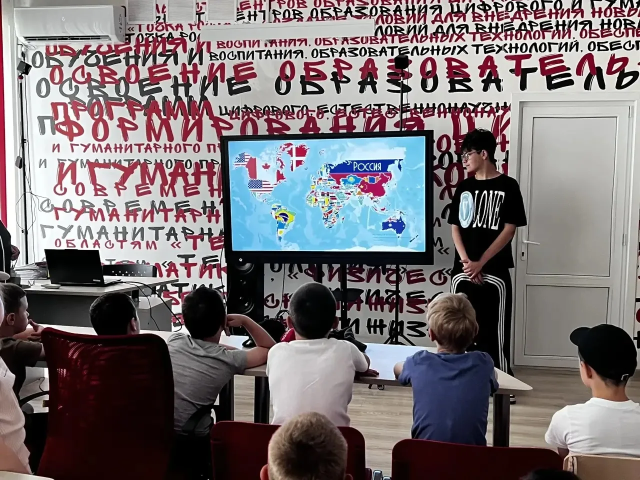 🇷🇺В «Лучике» ярко и с душой отметили День России! ✨

✅В пришкольном лагере «Лучик» прошел тематиче