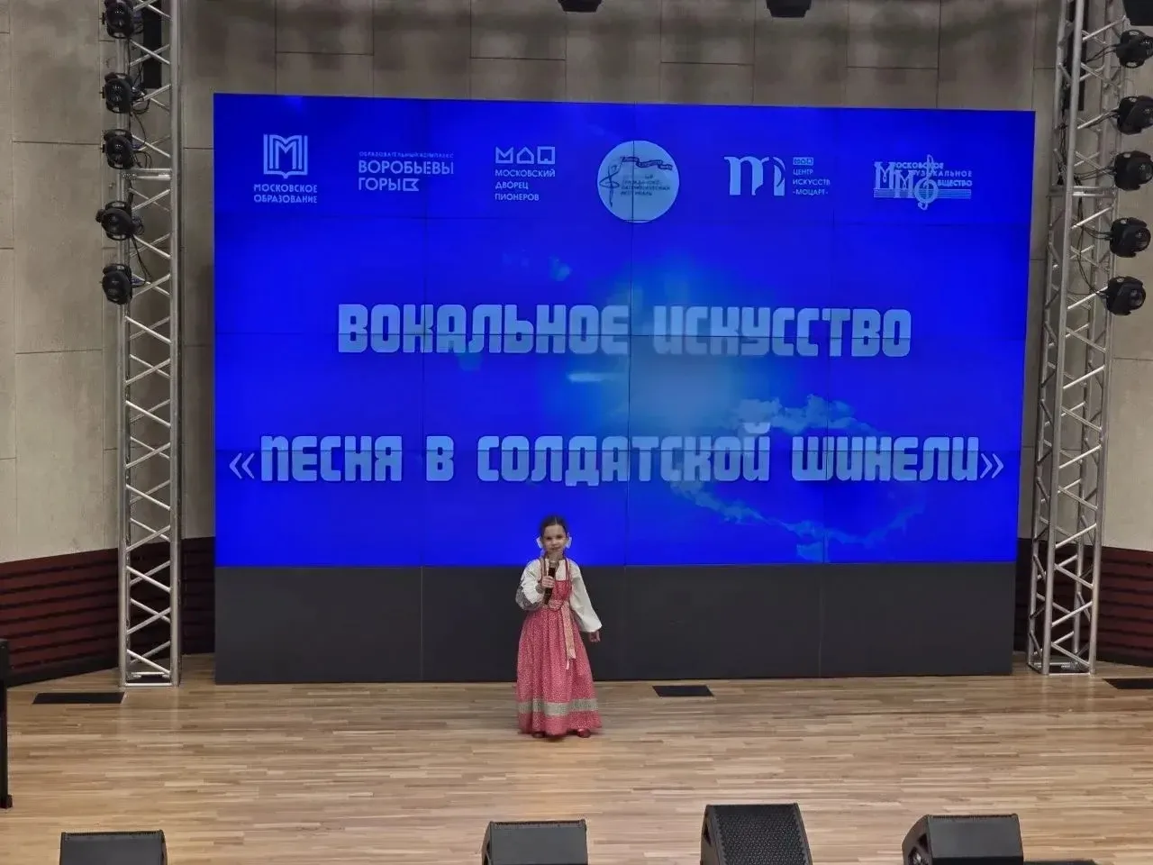 Песня в солдатской шинели🎶 Когда слова звучат от сердца, а каждая нота — с памятью о подвиге…  🌟Каде