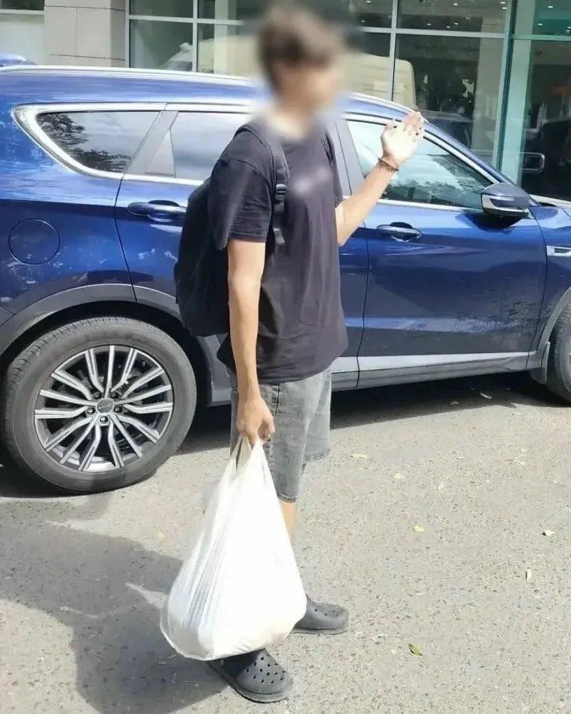 19-летний парень получил 7 тысяч за то, что его картой прокрутили 1,6 млн чужих рублей.