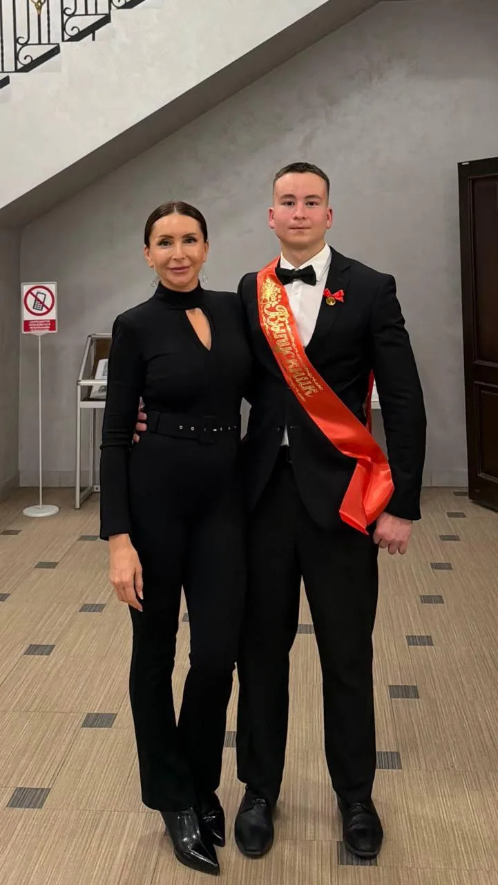 СЕГОДНЯ У МОЕГО СЫНА БЫЛ ПОСЛЕДНИЙ ЗВОНОК 🔔  У меня сегодня праздник!  Мой старший выпустился — сего