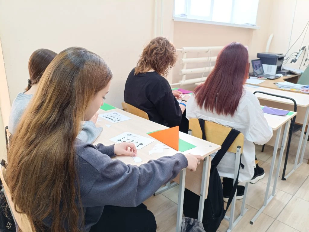 📚 Сегодня учащиеся 9 класса из МБОУ «СОШ №68» приняли участие в профессиональной пробе...