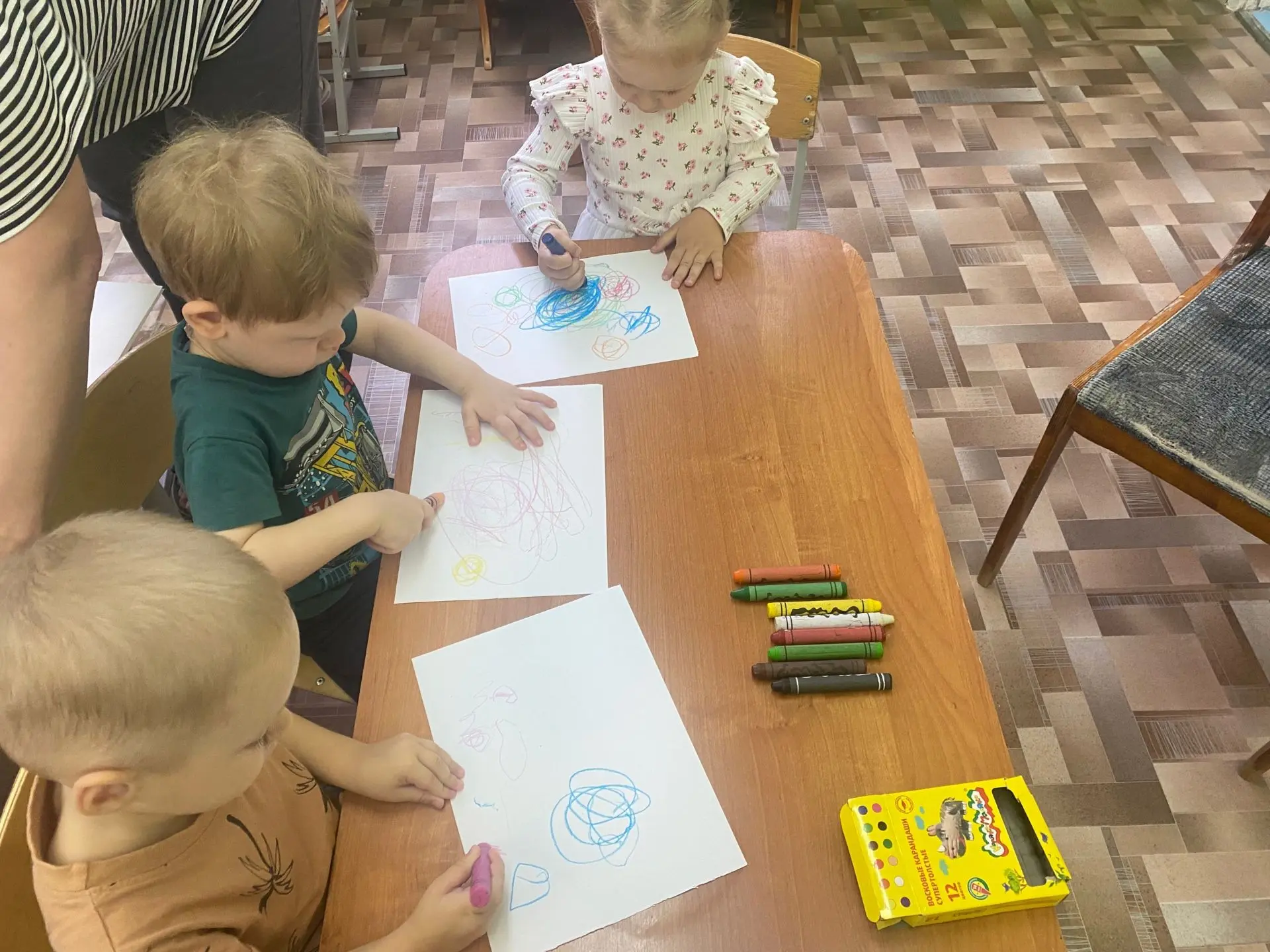 ✏️✏️✏️9 сентября во второй младшей группе ребята учились рисовать «Клубочки для котят»....