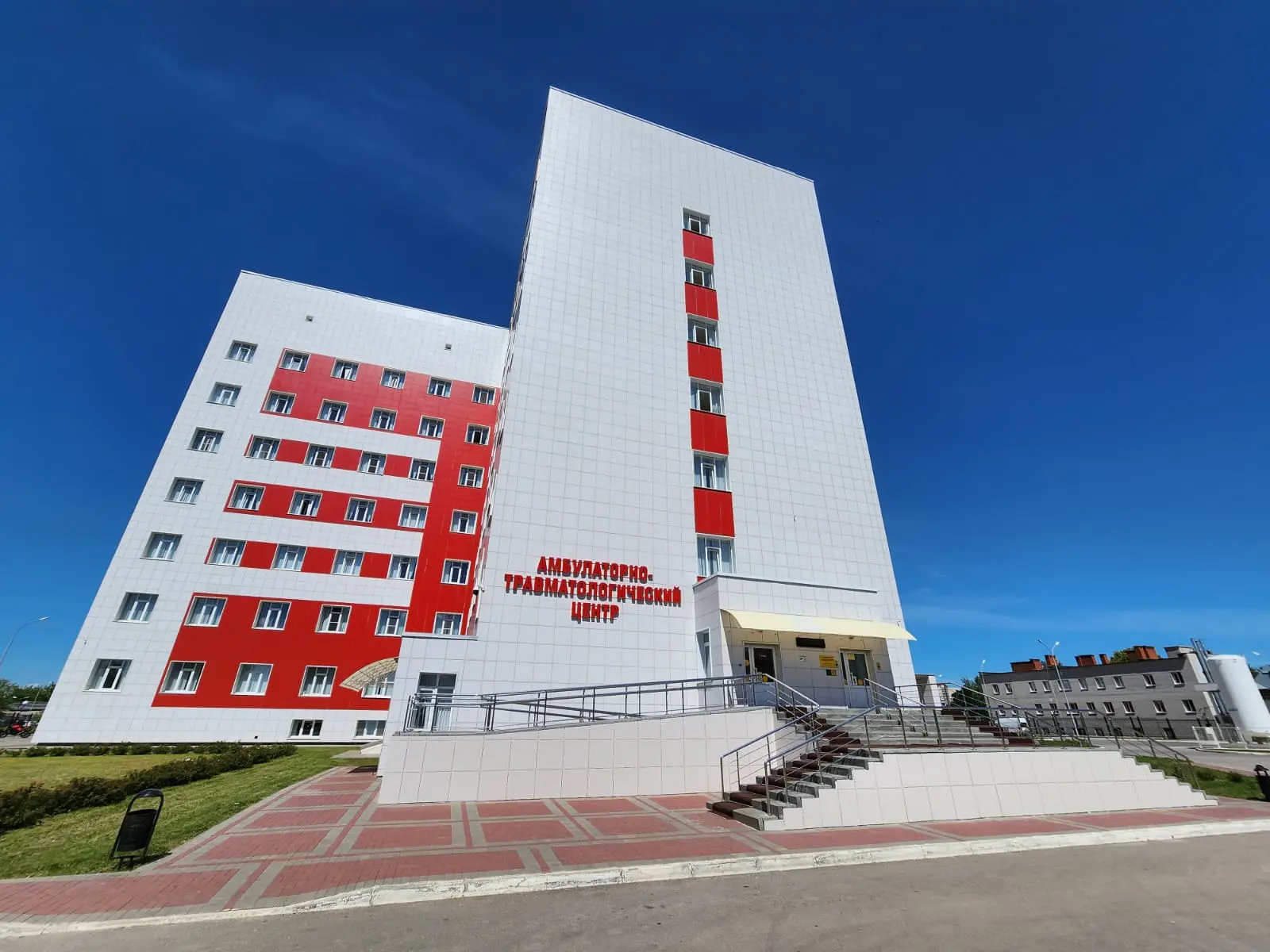 Внимание, работа!
В Амбулаторно-травматологического центра Больницы скорой медицинской помощи требую
