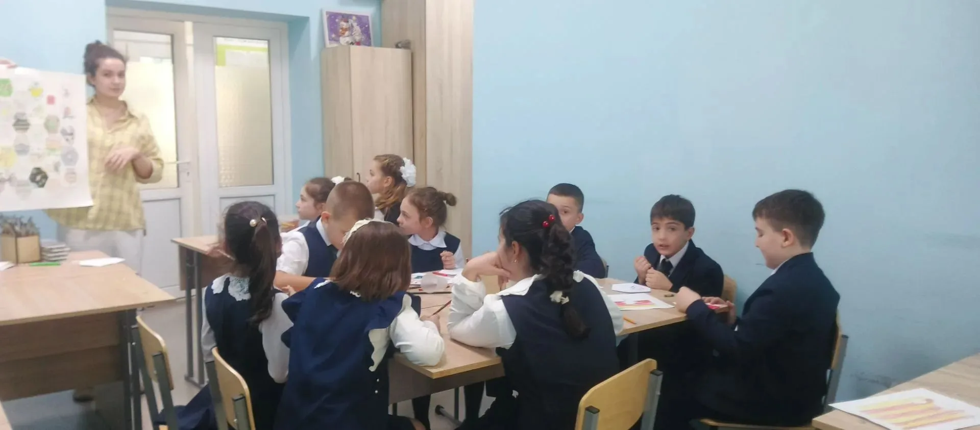 В РЦДО  прошел жень открытых дверей. Ребятам из 3в класса провели  экскурсию по центру,...