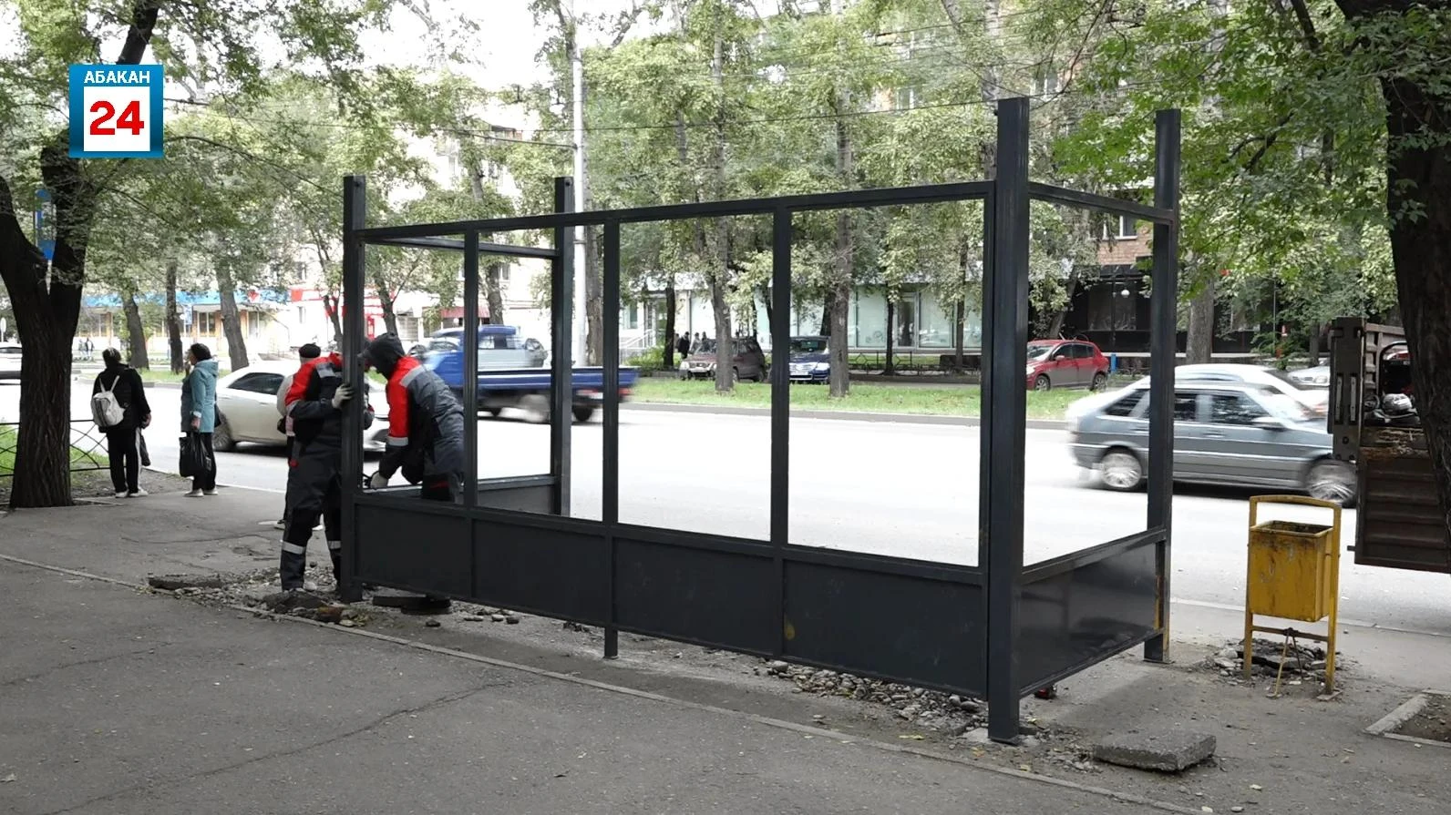 🚏 Новые остановочные павильоны устанавливают на улице Пушкина в Абакане, сообщает «Аба...