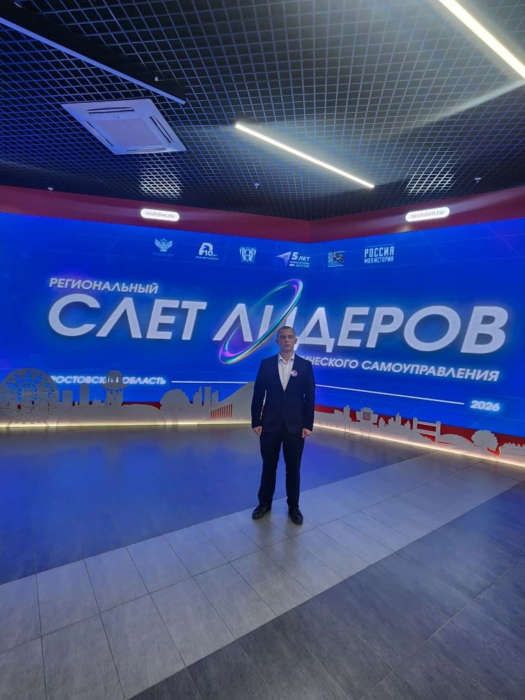 13 мая Атаман Романовской школы Гриднев Виктор и советник директора по воспитанию Гриздренко Е.А. пр