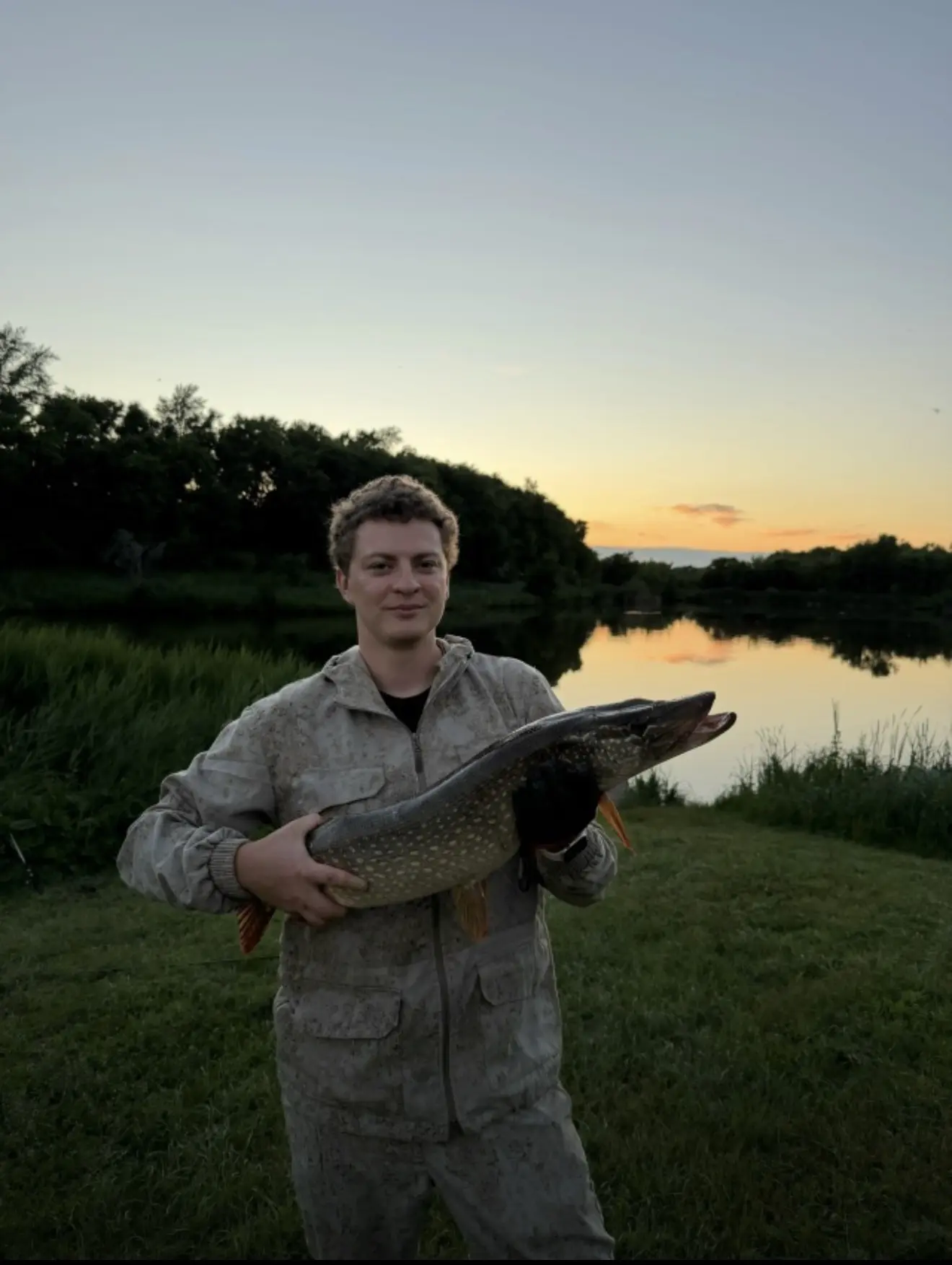 🎣 Отличный улов: щука и сом за одну рыбалку!