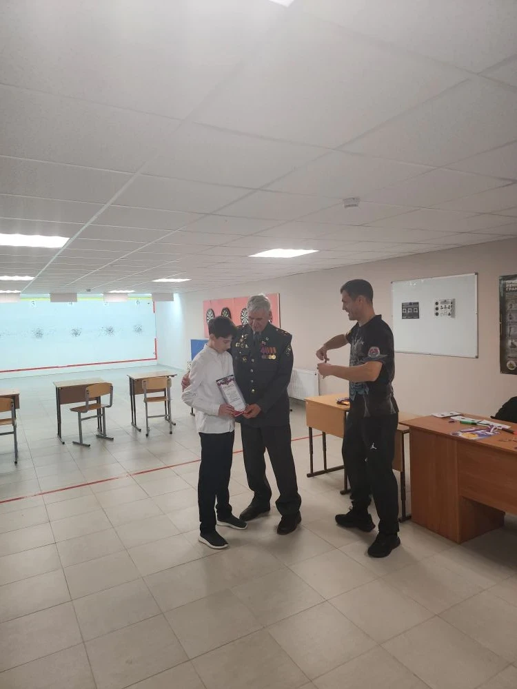 В преддверии Нового года, 16 декабря, в тире гимназии  прошли увлекательные и напряжённые соревнован