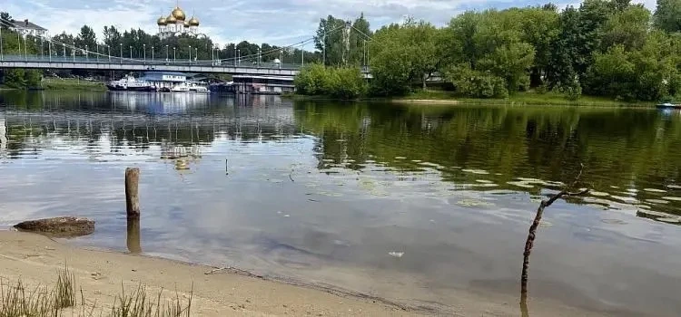 🏖 Песок на всех городских пляжах Ярославля признали безопасным, сообщили в Роспотребнадзоре.

При э