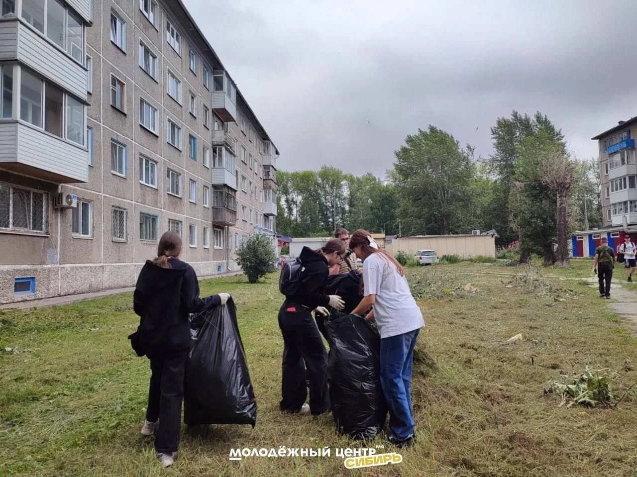 🧹🧢 Почти тысяча подростков Ачинского округа проведут каникулы в трудовых отрядах
 
В округе старто
