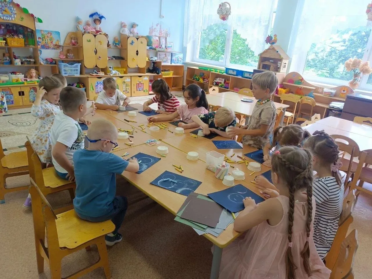 🎉 День мыльных пузырей

🎨 В дошкольном корпусе на Новокосинской, 25 воспитанники устроили настоящи