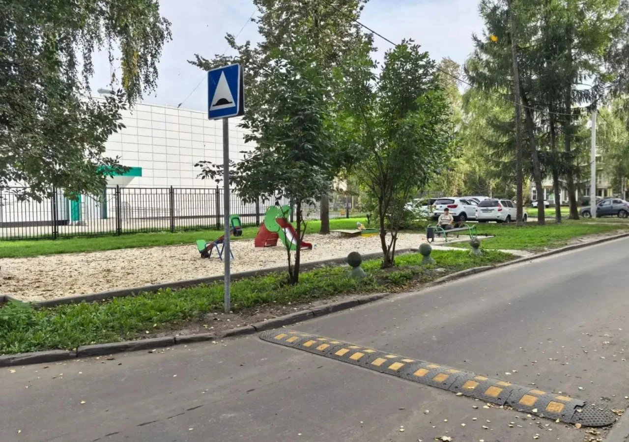 🛣 Работа над обеспечением безопасности дорожного движения вблизи детских площадок прод...
