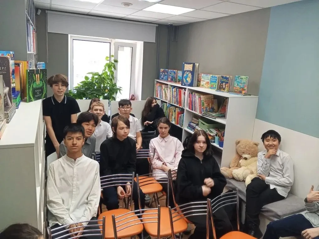 ✨ Классика, которая говорит с нами сегодня  В городской детской библиотеке №25 состоялась встреча уч