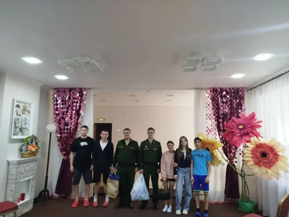 Воспитанники Центра помощи детям приняли у себя необычных, но очень важных гостей. Нака...