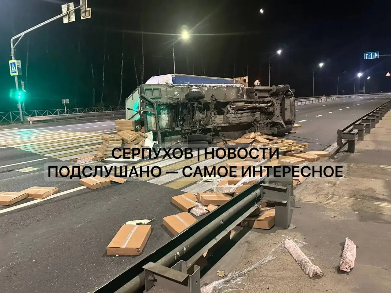 Грузовик опрокинулся на А-108 у поворота на Судимлю