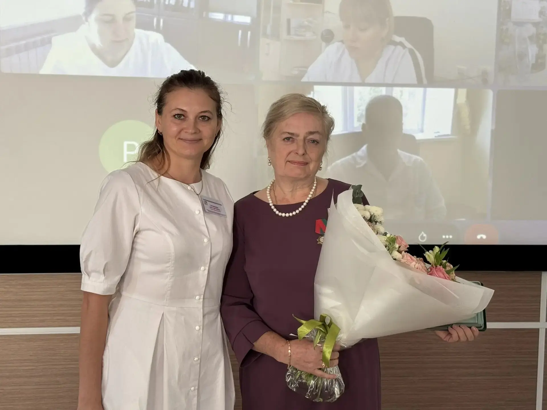 🏥На заслуженный отдых проводили Ирину Петровну Семёнову — фельдшера-лаборанта клинико-...