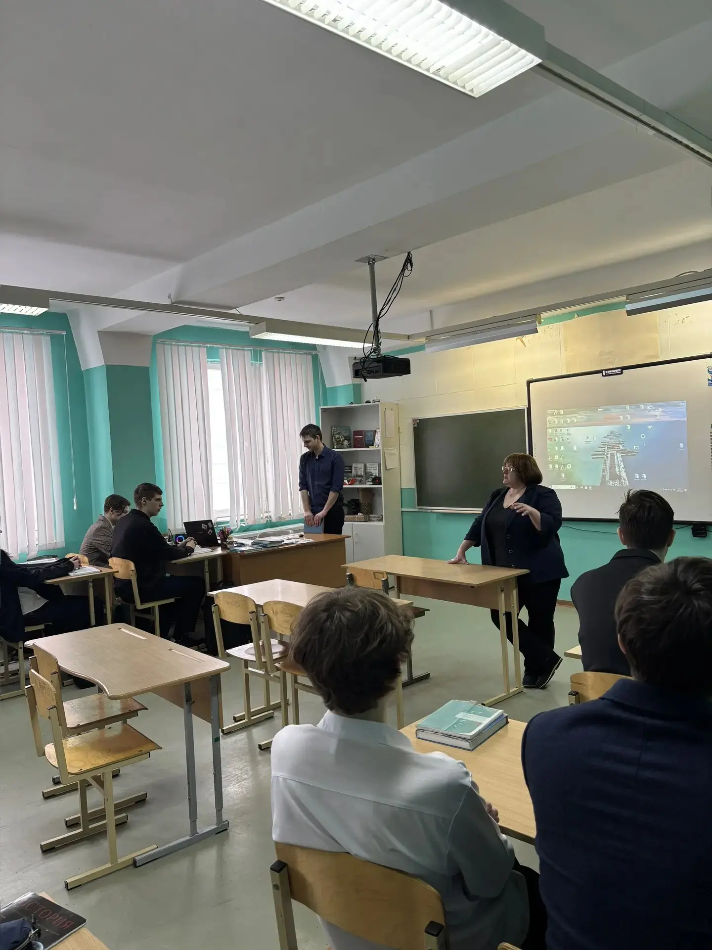 В МОУ СОШ № 52 прошла встреча со студентами биологического факультета Тверского государственного уни