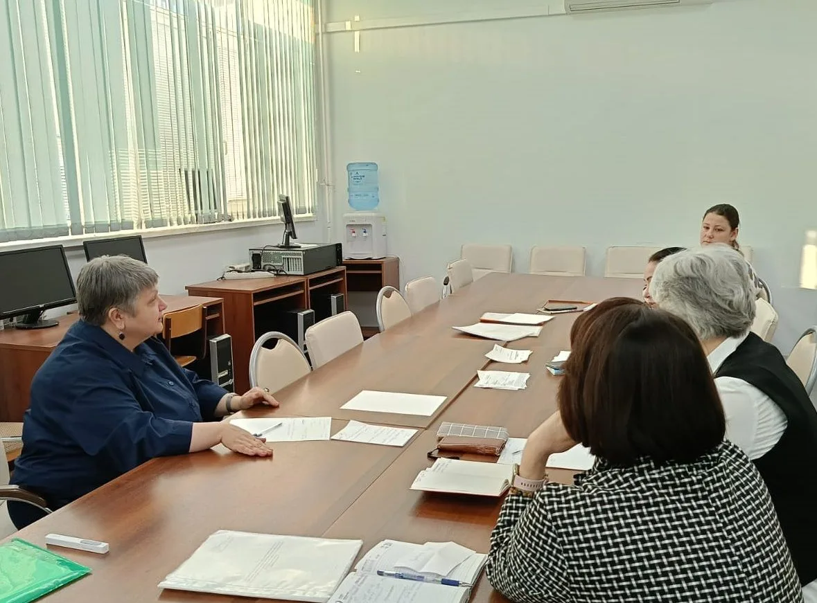 📣📣📣 Коллеги! Чтобы не потеряться в череде майских праздничных и выходных дней, мы со...