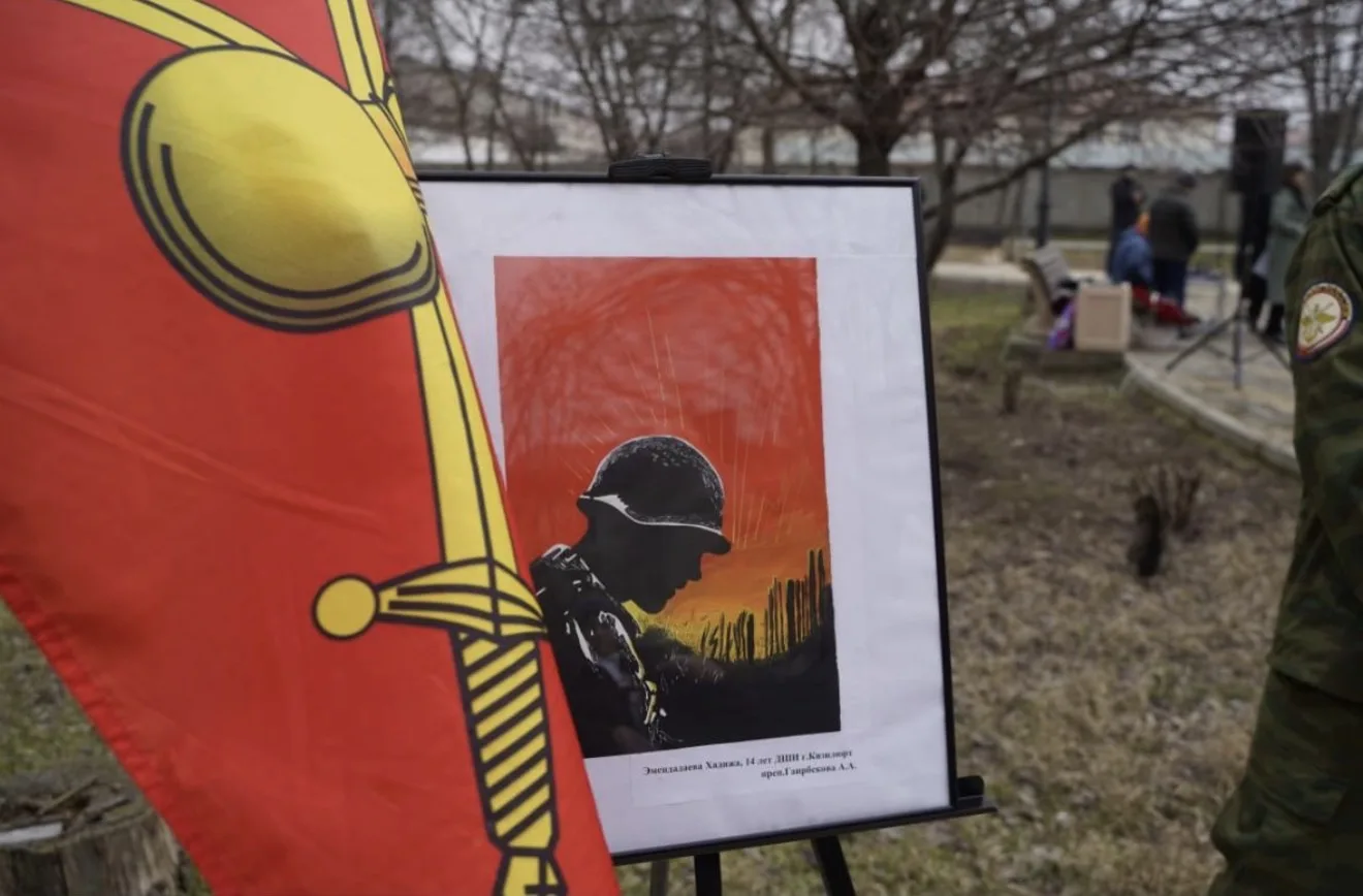 Сегодня возле памятника воинам-интернационалистам состоялась детская выставка, организо...